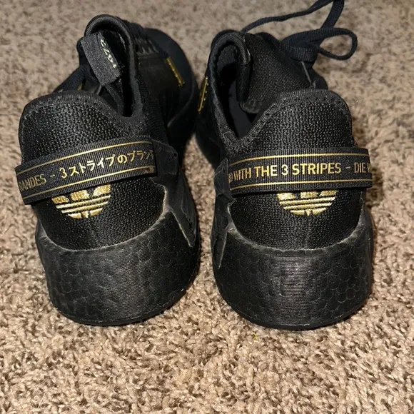 Adidas Black/gold NMD’s_R1 V2