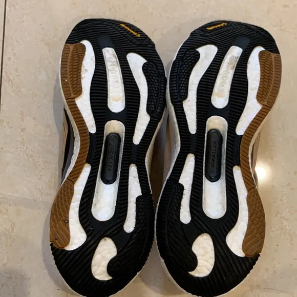 Adidas Tan and Gray Athletic Sneakers with Modern Design