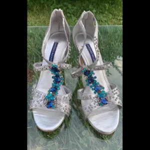 Antonio Melani Womens Size 9.5 Strappy 4&quot; High Heels Silver Blue Rhinestones