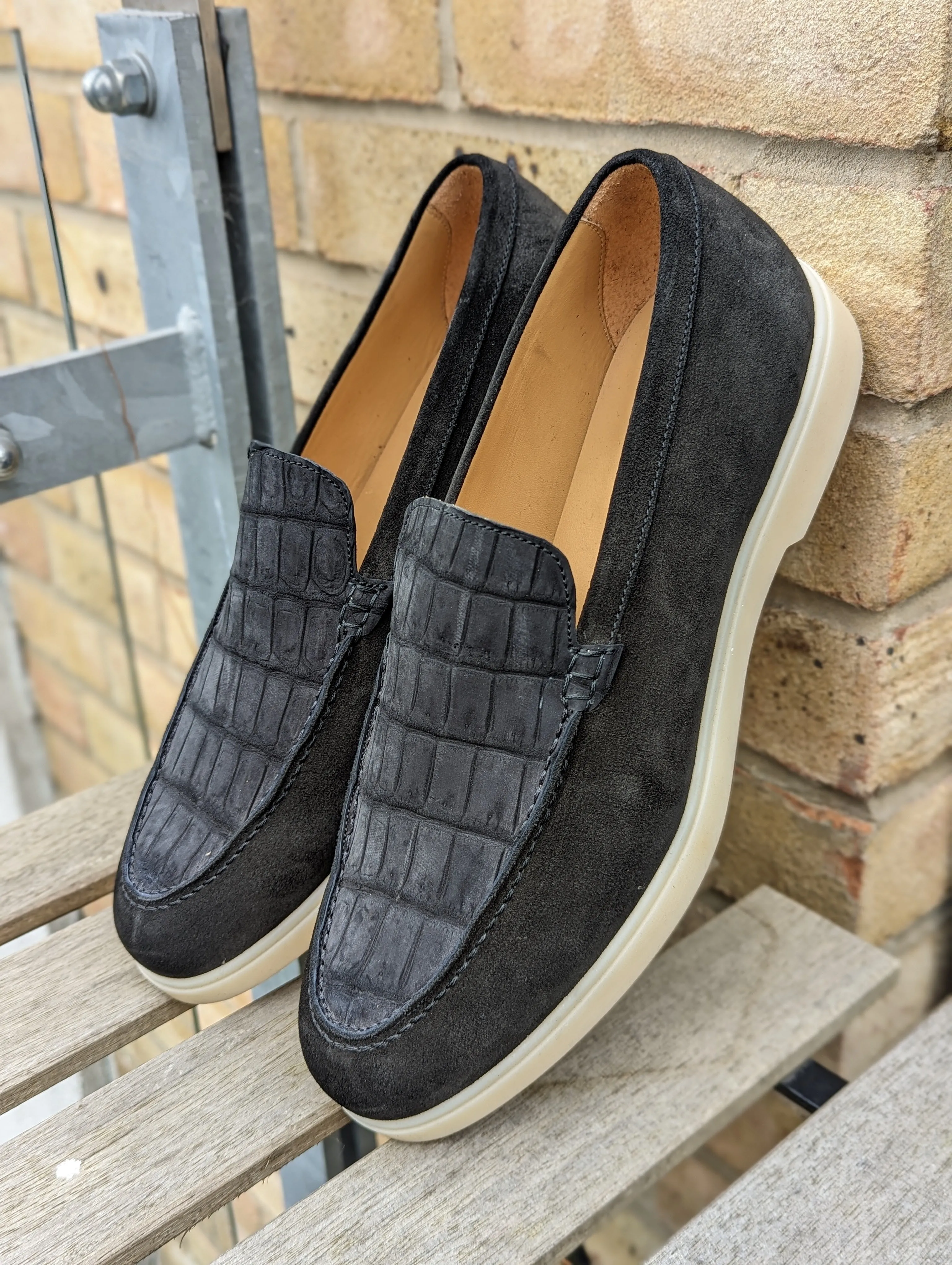 Ascot Sunseeker - Black Suede & Crocodile