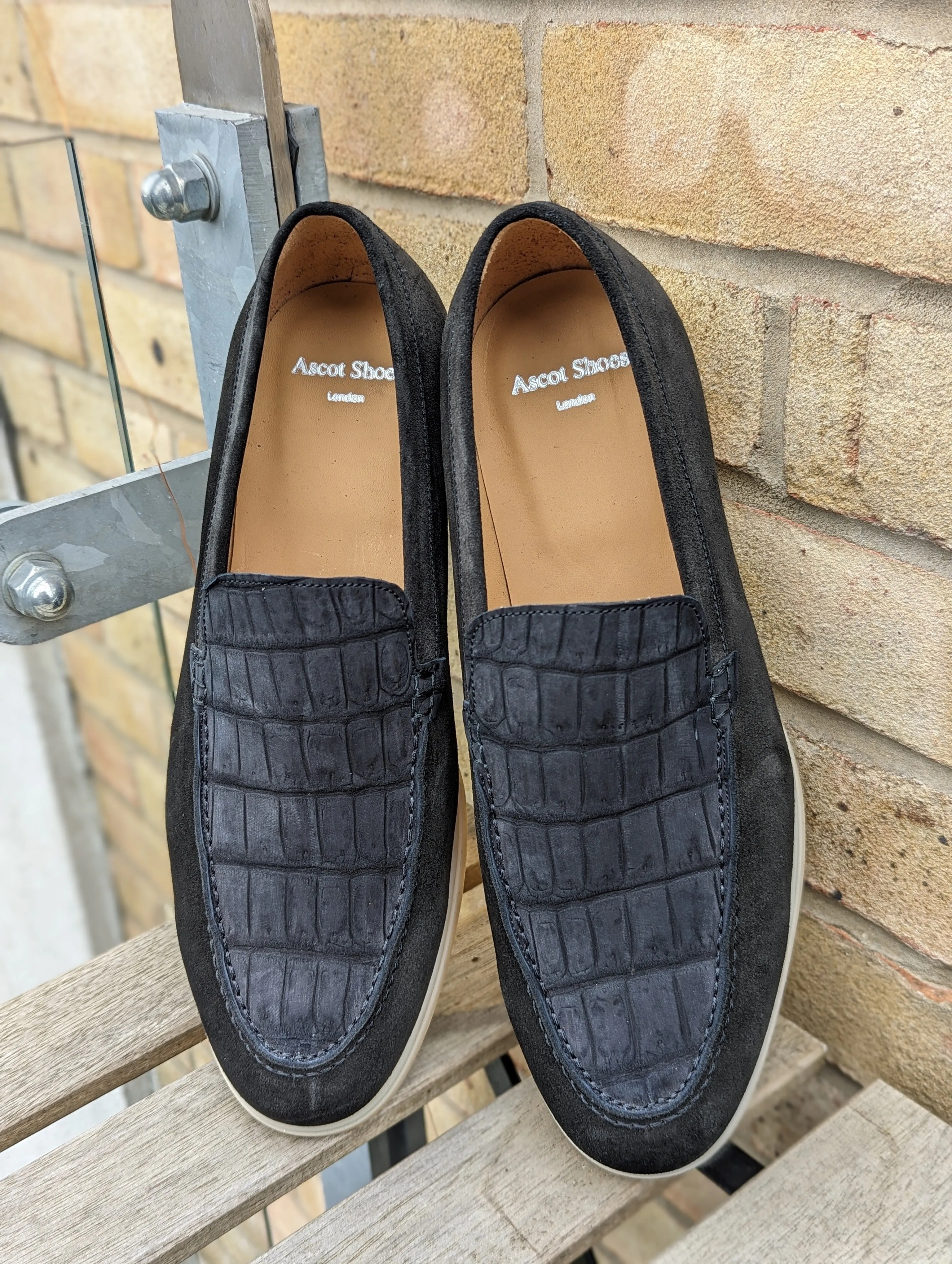 Ascot Sunseeker - Black Suede & Crocodile