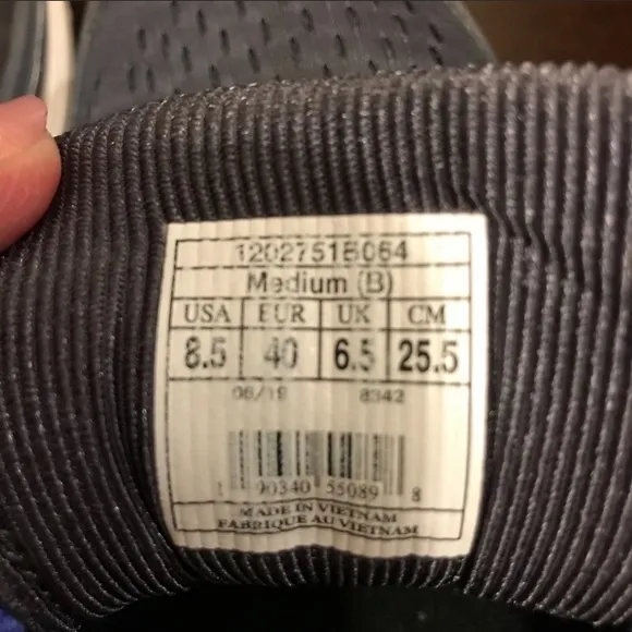 Brooks Dyad 10 Gray Sneakers Blue Trim Women’s Size 8.5M GUC