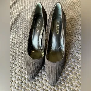 Charles Black Textured Heels. Size 8M