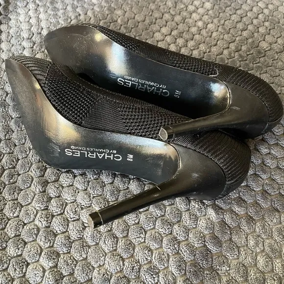 Charles Black Textured Heels. Size 8M