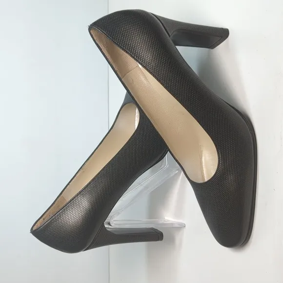 Charles Jourdan Paris Black embossed leather pumps heels womans size 5.5