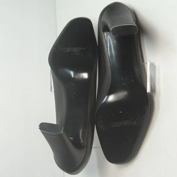 Charles Jourdan Paris Black embossed leather pumps heels womans size 5.5