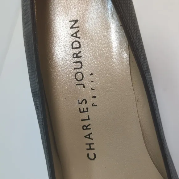 Charles Jourdan Paris Black embossed leather pumps heels womans size 5.5