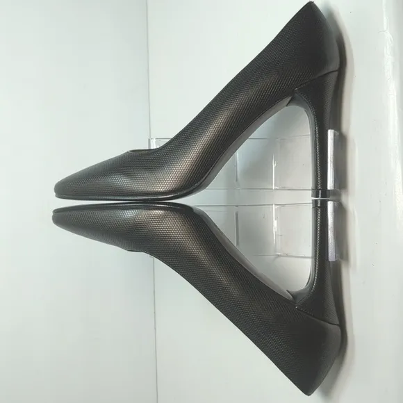 Charles Jourdan Paris Black embossed leather pumps heels womans size 5.5