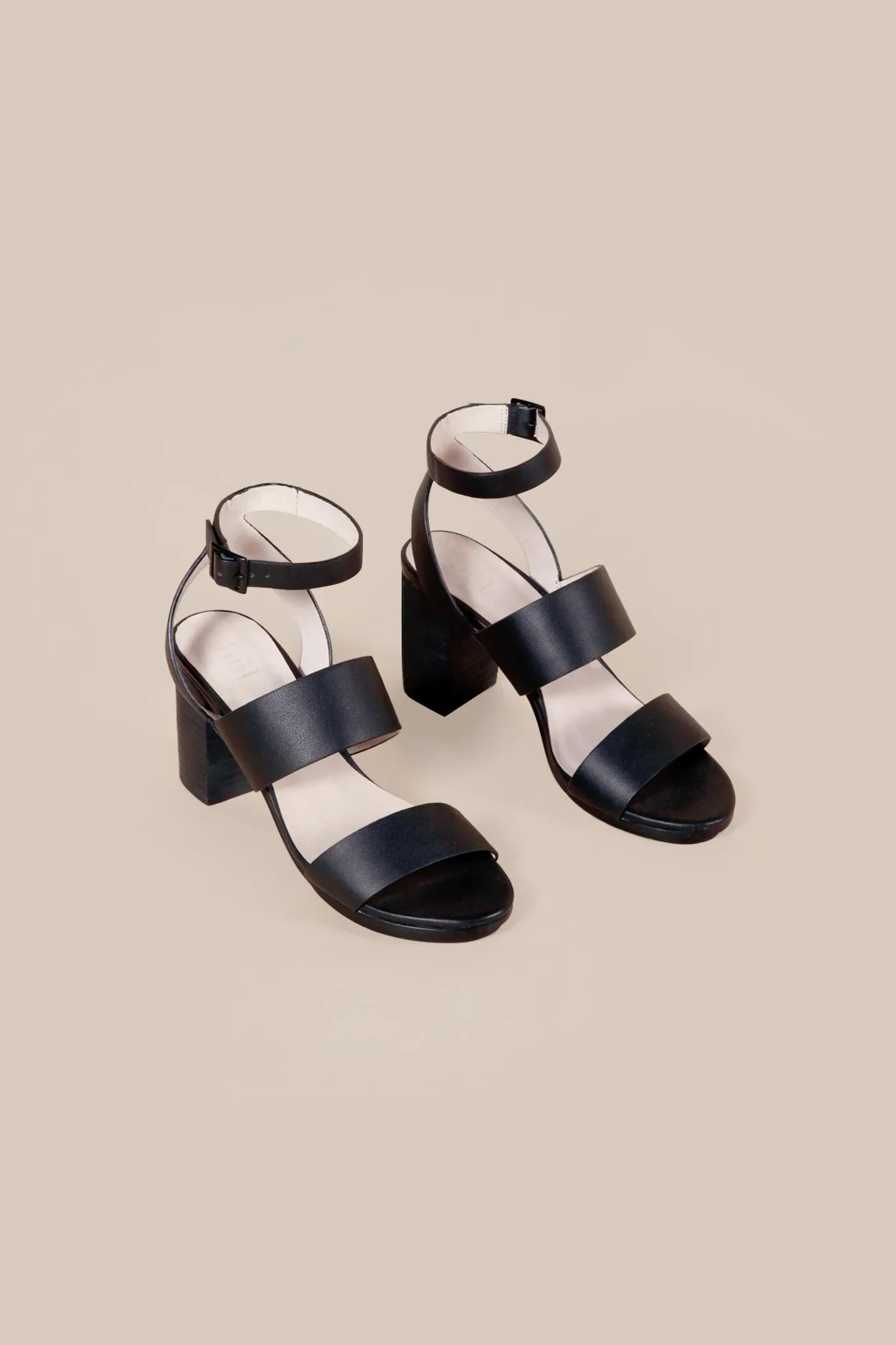 Cox Heel Black