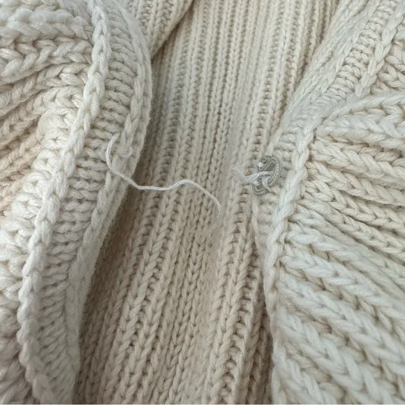 Diane Von Furtsenburg Wool Blend Ruffle Open Front Cardigan in Cream. Size Small