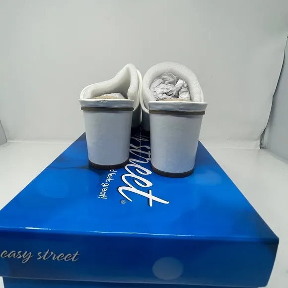 Easy Street Carmella Slip On Heels inWhite Stretch‎ Fabric Size 9 M New