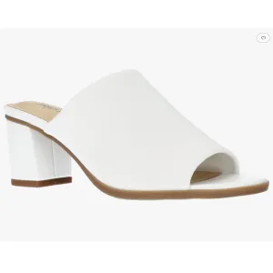 Easy Street Carmella Slip On Heels inWhite Stretch‎ Fabric Size 9 M New