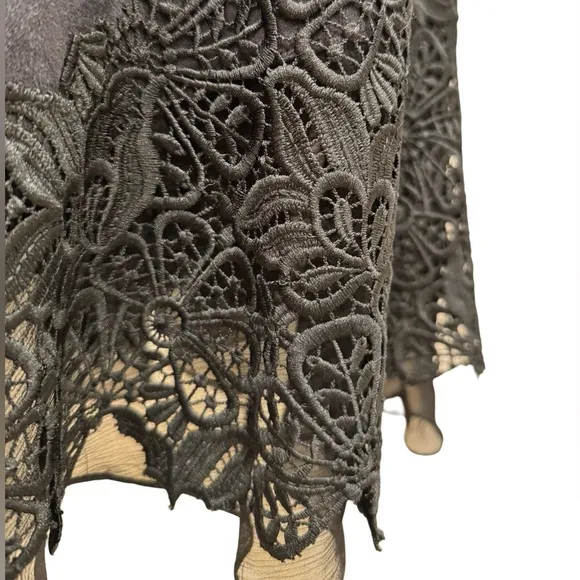 Elie Tahari Skirt Black Lace Ruffled Hem Artsy Flare Dressy Designer Flared. M