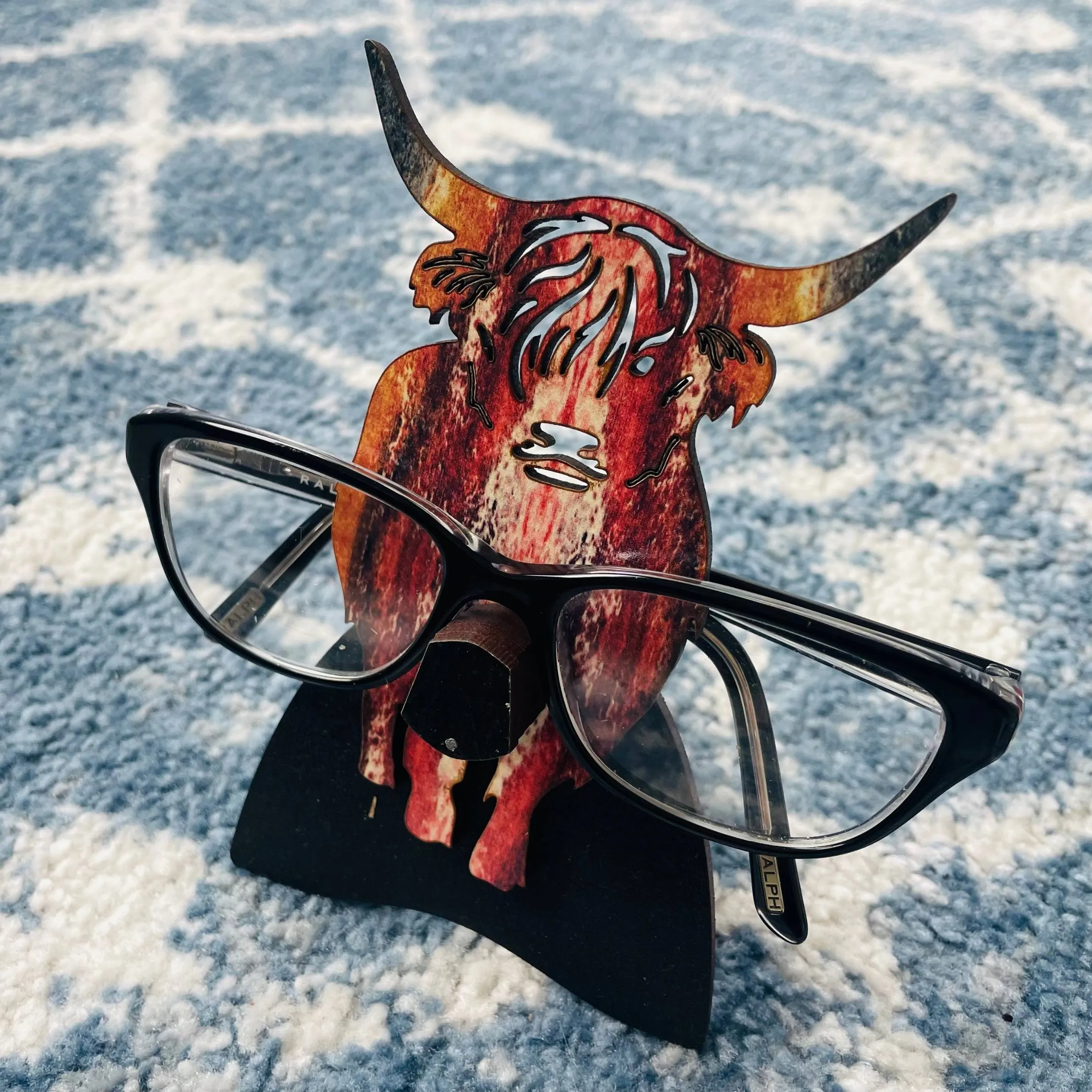 Highland Cow Glasses Stand (Earthy Tones)
