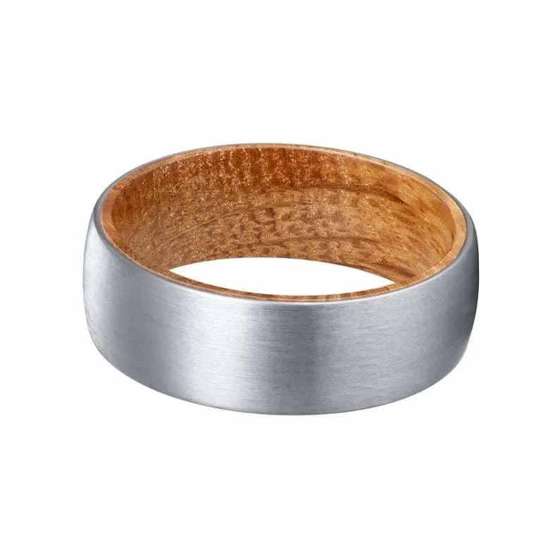 KANELO Rounded Men's Tungsten Carbide Ring Brushed w/ Whiskey Barrel Sleeve 8mm