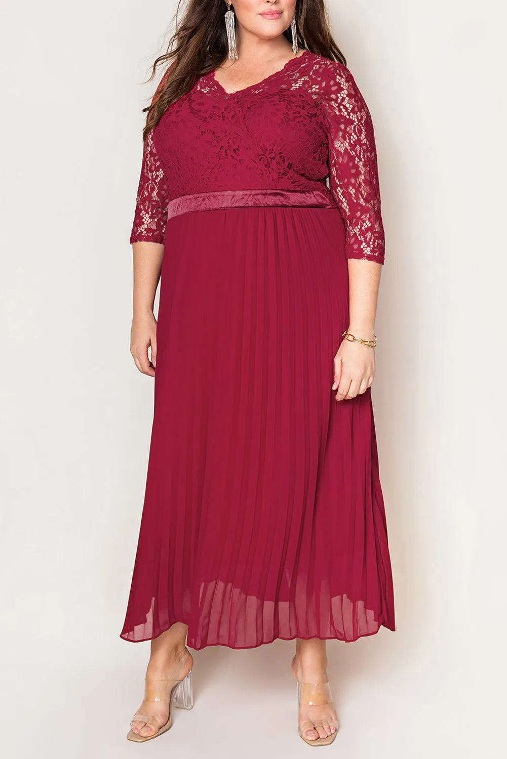Lace Scalloped V Neck 3/4 Sleeves Pleated Tulle Plus Maxi Dress