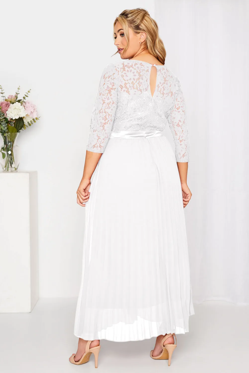 Lace Scalloped V Neck 3/4 Sleeves Pleated Tulle Plus Maxi Dress