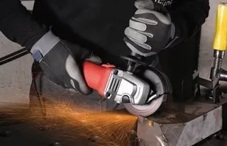 Milwaukee - AG10-100 100MM ANGLE GRINDER 1000W