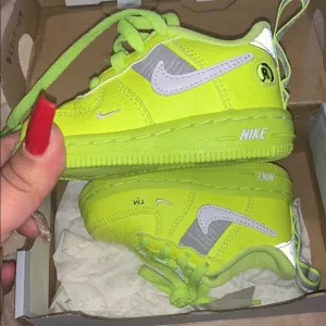 Neon Green / Grey  Nike Air Force 1