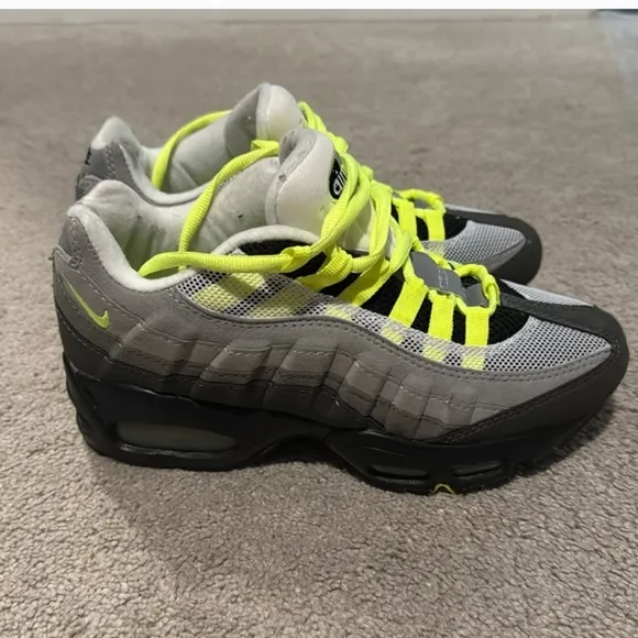 Nike Air Max 95 OG 2012  Gray and Neon Green Sneakers Women's 8 Boys 6.5