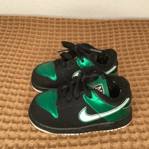 Nike‎ Dunk Low Black GREEN LANTERN Sz 6C Shoes 316610-911 Toddler Baby