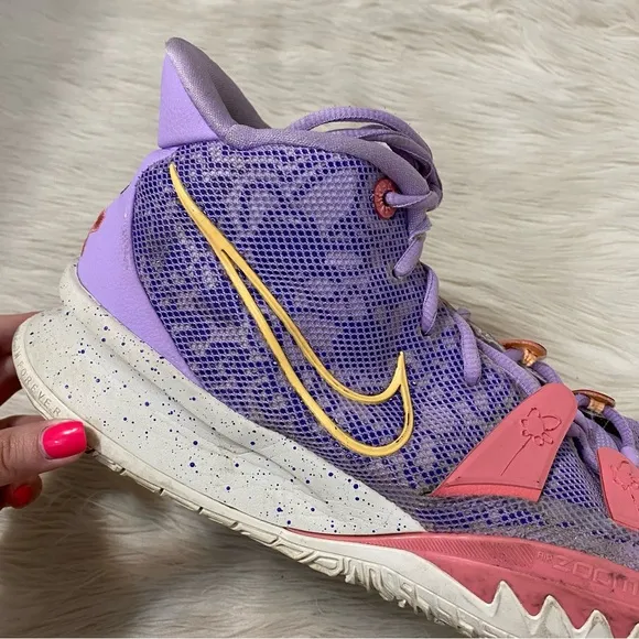 Nike Kyrie 7 Daughters Azurie Performance Hoop Shoe Pastel Purple Pink Sneaker