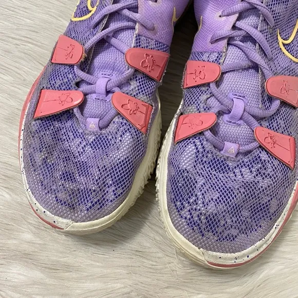 Nike Kyrie 7 Daughters Azurie Performance Hoop Shoe Pastel Purple Pink Sneaker