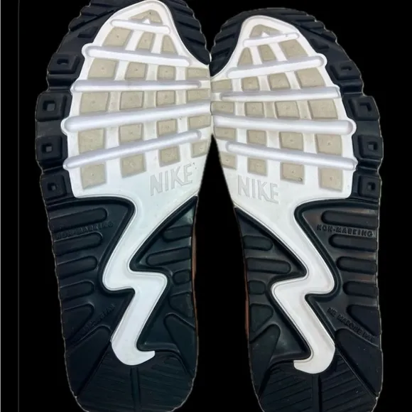 Nike Metallic Bronze Sneakers GUC