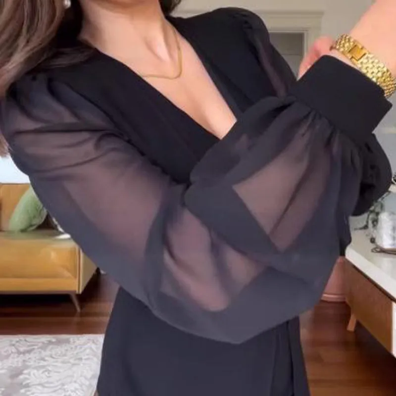 🥰Nytt år, nya kläder🥰Elegant klänning med V-ringning och långa lanternärmar gjorda av nät för kvinnor