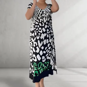 Printed Dress – Scoop Neck – Casual A-Line Fit