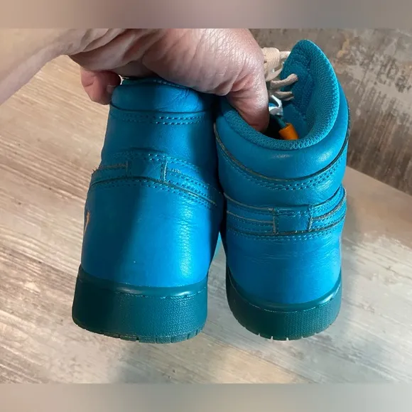 Size 7Y  - Jordan 1  High Blue Lagoon