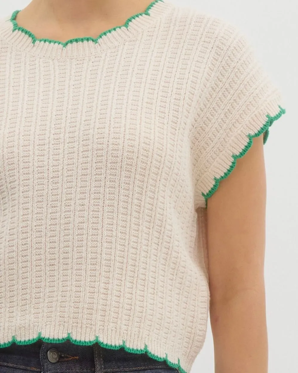 Solid Pullover Knit Sweater Top in Off White With Green Piping
