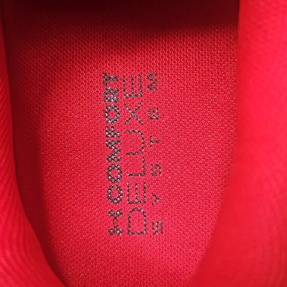Under Armmour UA Charged Assert 10 sneakers