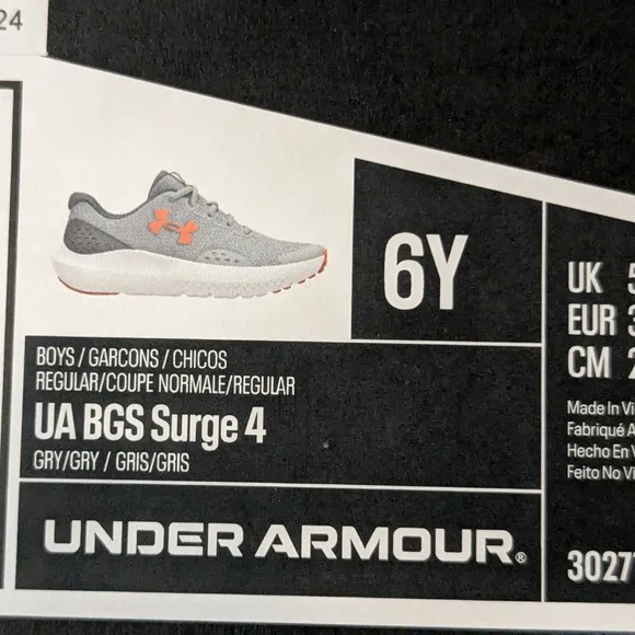 Under Armour Boy Sneakers Size 6Y UA BGS Surge 4 Orange &amp; Grey