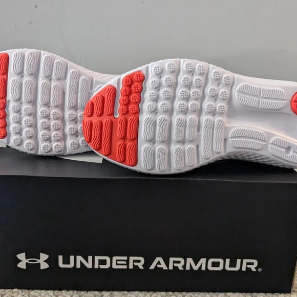 Under Armour Boy Sneakers Size 6Y UA BGS Surge 4 Orange &amp; Grey