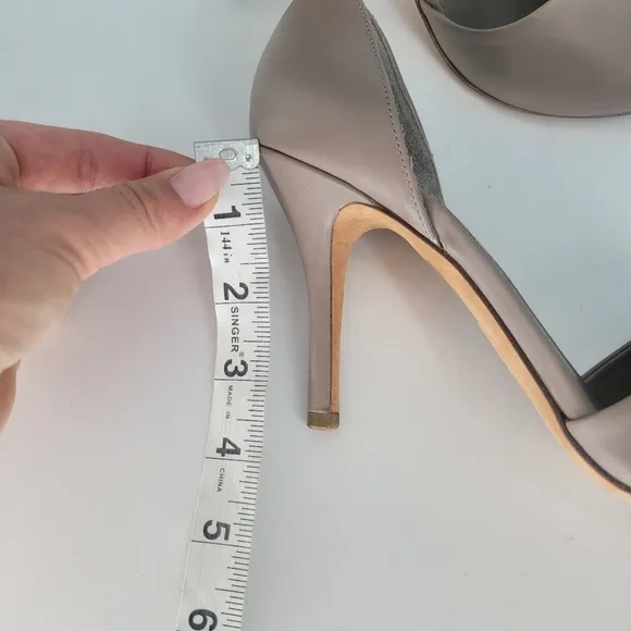 Vince. pointy toe skinny heel closed toe heels size 9.5