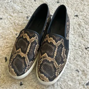 Vince Snake print sneaker