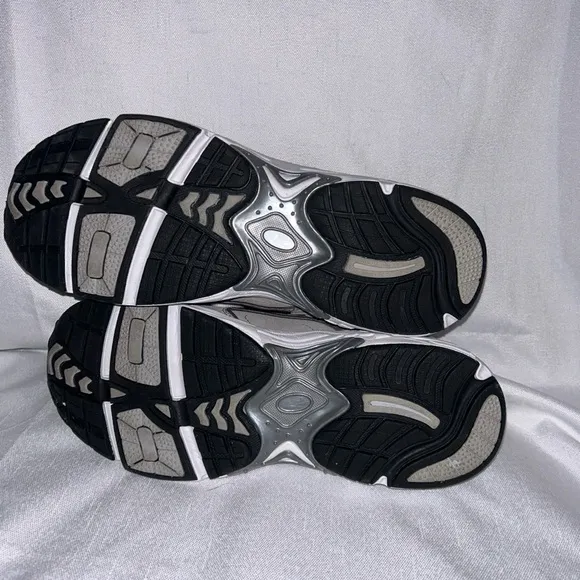 Vionic 23Walk Sneaker Mens 10.5 Gray Suede Arch Support New Orthopedic  Lace Up￼