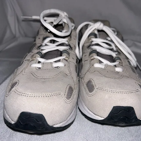 Vionic 23Walk Sneaker Mens 10.5 Gray Suede Arch Support New Orthopedic  Lace Up￼