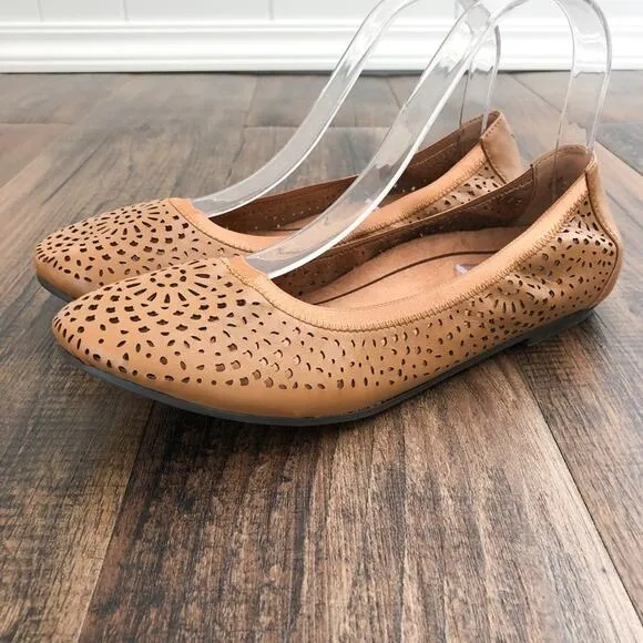 Vionic Ballet Flat Laser Cut Leather Robyn Casual Shoe Slip On Size 7.5 in Brown