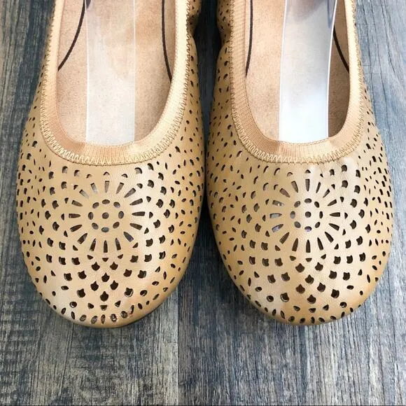 Vionic Ballet Flat Laser Cut Leather Robyn Casual Shoe Slip On Size 7.5 in Brown