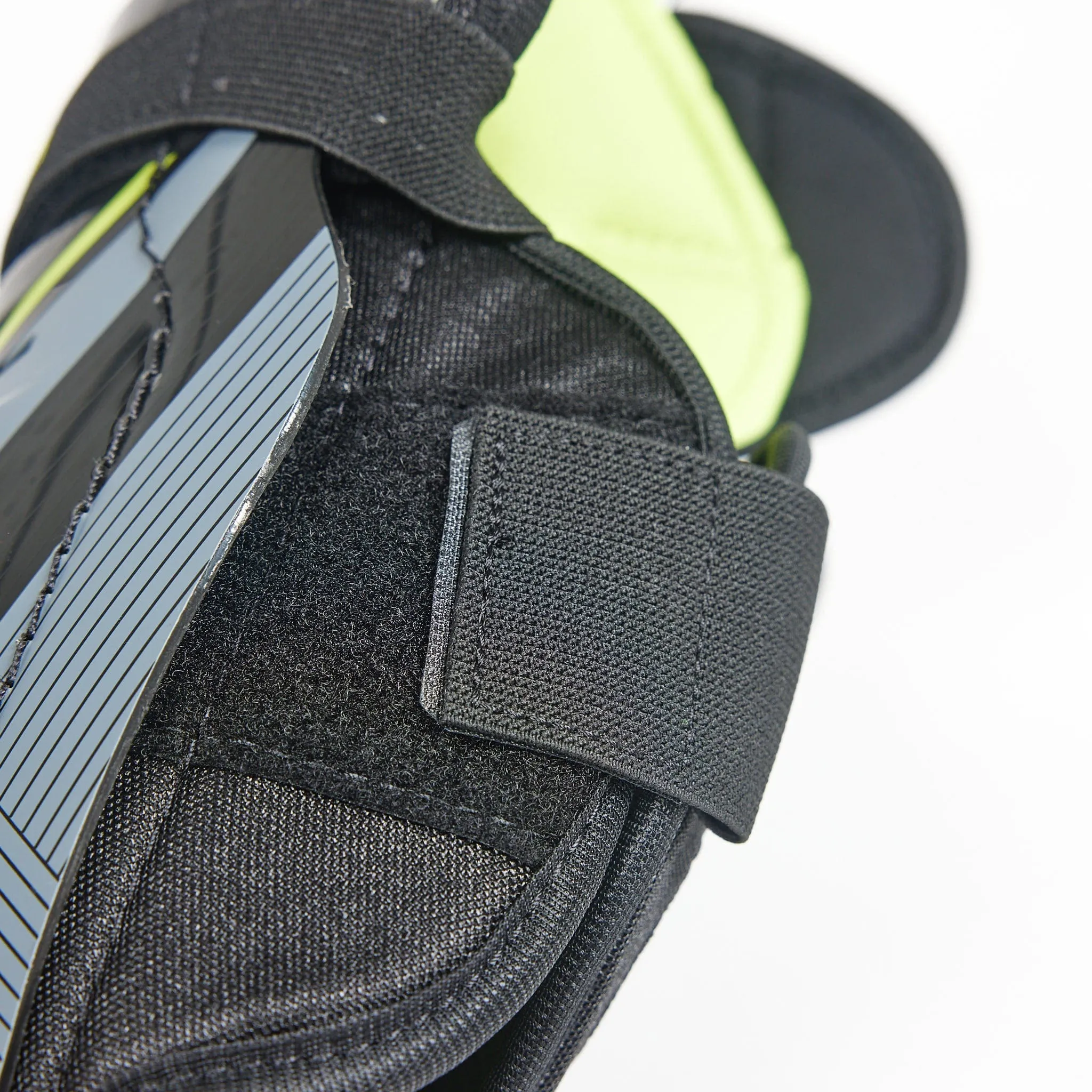 Warrior Alpha LX 30 Junior Hockey Shin Guards