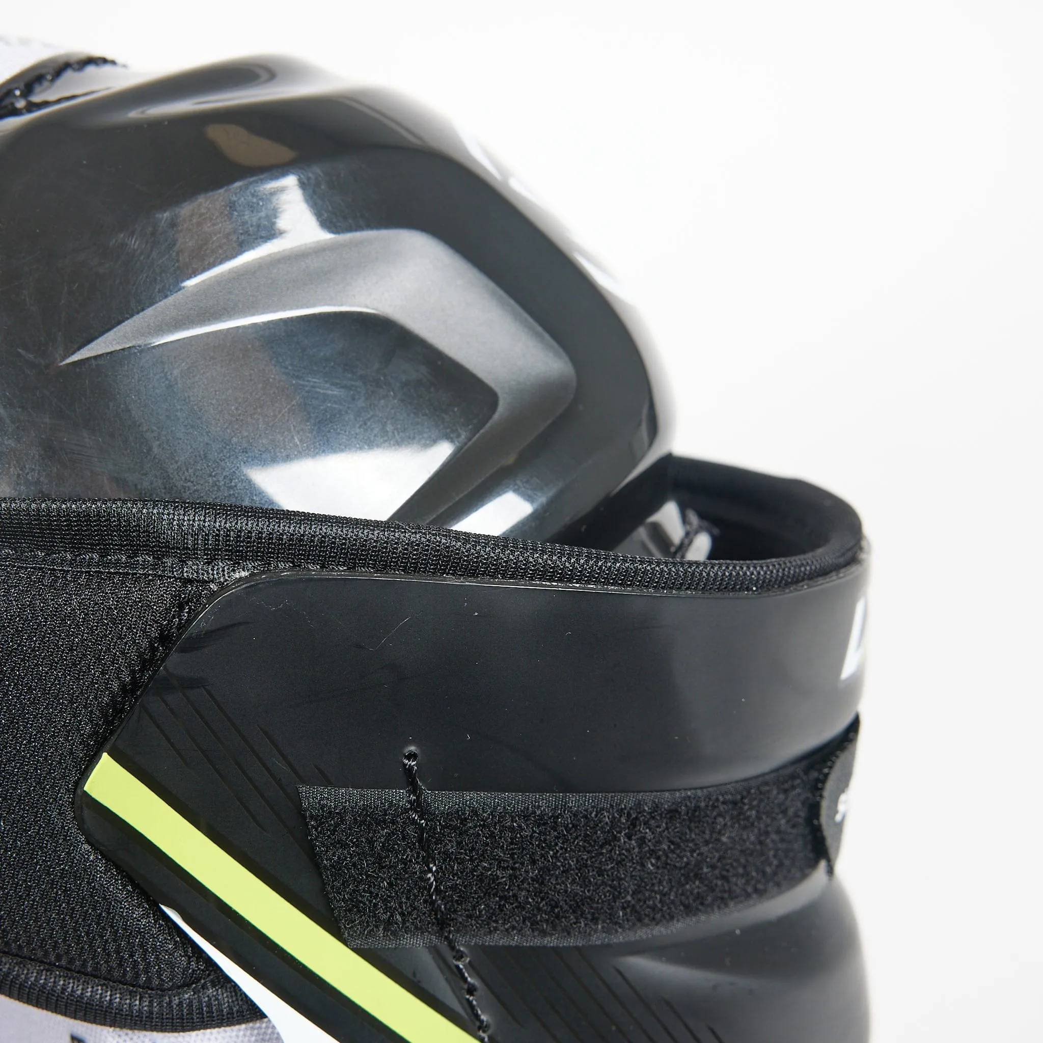 Warrior Alpha LX 30 Junior Hockey Shin Guards